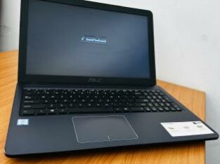 Asus VivoBook X540 Intel Core I3-7020U 7TH Gen 2.30GHZ (4CPUs) 4GB DDR4 SDRAM , 256 GB SSD,intel HD Graphis ,15.6 polegadas Teclado Contabilístico , B