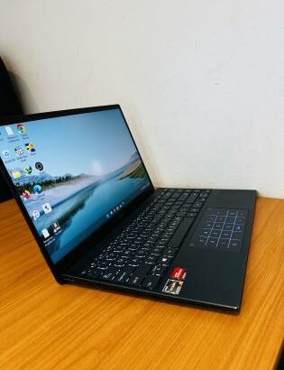 Asus ZenBook UM425U NoteBook  Magic TouchPad,AMD Ryzen 5-5500U , 8 GB DDR4 SDRAM , 512 GB SSD NVME , AMD Radeon Graphics, 14 inch Display FHD 1920*108