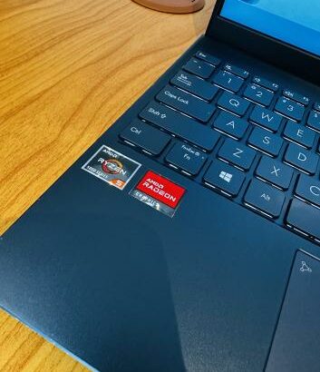 Asus ZenBook UM425U NoteBook  Magic TouchPad,AMD Ryzen 5-5500U , 8 GB DDR4 SDRAM , 512 GB SSD NVME , AMD Radeon Graphics, 14 inch Display FHD 1920*108