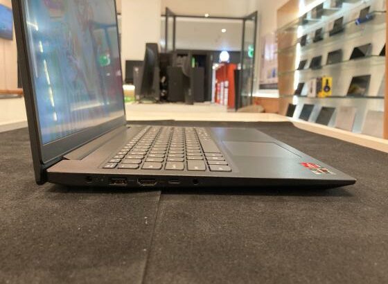 Lenovo V15 G4 AMN 250Nits 15.6” Ryzen3-7320U 8GB 256SSD W11P