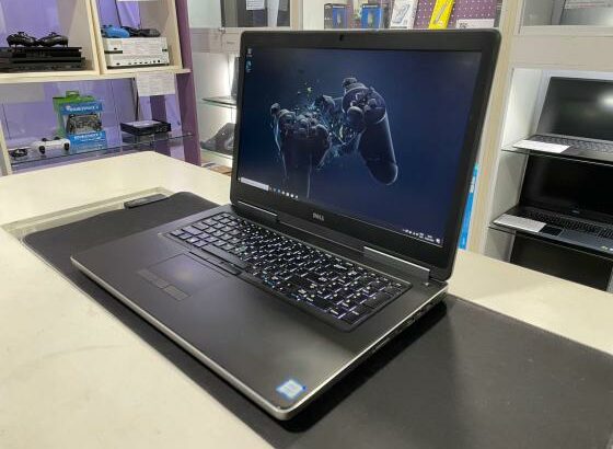 Dell Precision 17-7710 17.3” i7-6820H 16GB 256SSD QuadroM3000M W11P