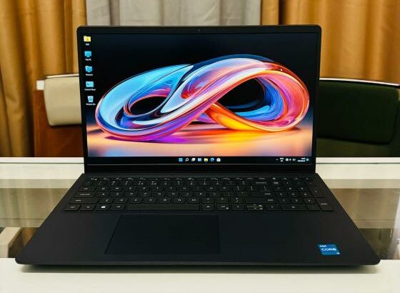 Dell Vostro 15 3520 i3 11th 8GB RAM 256GB SSD
