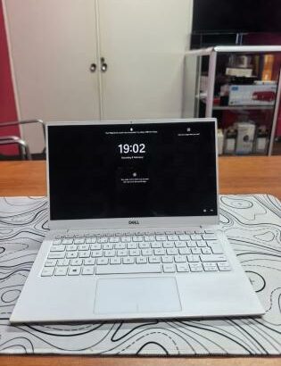 Dell XPS 13 9380 TouchScreen i7 8th 16GB RAM 512GB SSD