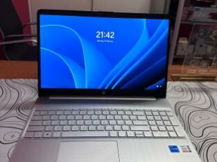 HP 15 i5 12th 512GB SSD 8GB RAM