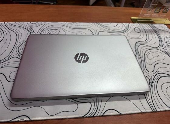 HP 15 i5 12th 512GB SSD 8GB RAM