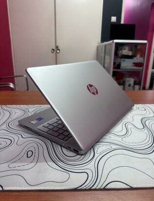 Hp 15s i7 12th 16GB RAM 512GB SSD