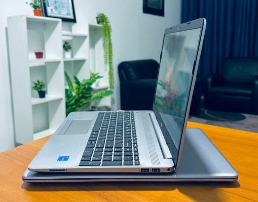HP 250 G9 i5 12th 8GB RAM 512GB SSD