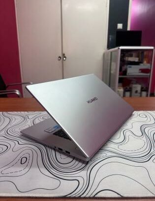 Huawei BoDE-WXX9 i3 11th 8GB RAM 256GB SSD