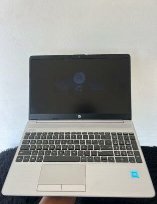 Laptop Hp 250 G9  Intel celeron (R) N4500 12 geração  8RAM  256SSD 15.6 Polegadas. F25