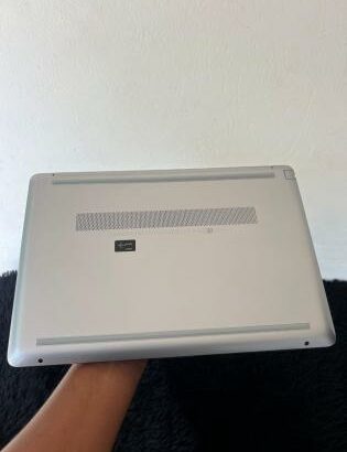 Laptop Hp 250 G9  Intel celeron (R) N4500 12 geração  8RAM  256SSD 15.6 Polegadas. F25