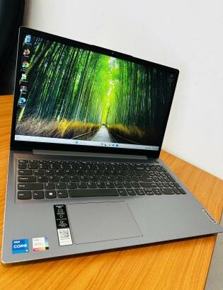 Lenovo Ideapad 3 Intel Core I5-1135G7 2.40 GHZ (8 CPUs) 8 GB DDR4 SDRAM,512 GB SSD NVMe,15.6 polegadas, Teclado Contabilístico , Internet Íris Xe Grap
