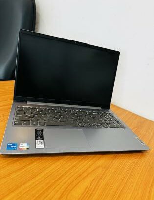 Lenovo Ideapad 3 Intel Core I5-1135G7 2.40 GHZ (8 CPUs) 8 GB DDR4 SDRAM,512 GB SSD NVMe,15.6 polegadas, Teclado Contabilístico , Internet Íris Xe Grap