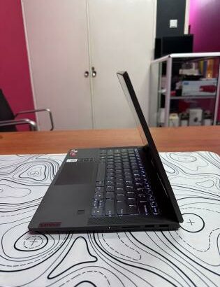 Lenovo Ideapad Flex 5 2in1 x360 Convertible Touch AMD Ryzen 3 4300U 8GB RAM 256GB SSD AMD Radeon Graphics