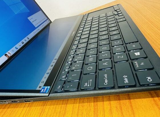 Promoção  ASUS ZenBook Duo 14 UX482  Tela Dupla TouchScreen Core i7-1195G7,2.90GHZ  16 DDR4 SDRAM  1TB SSD NVMe GeForce MX450 2 GB VRAM ScreenPad Plus