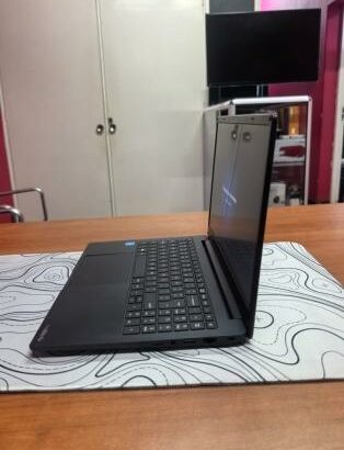 Toshiba Dynabool i3 11th 8GB RAM 255GB SSD