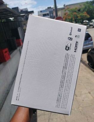 Canon EOS 77D corpo na caixa