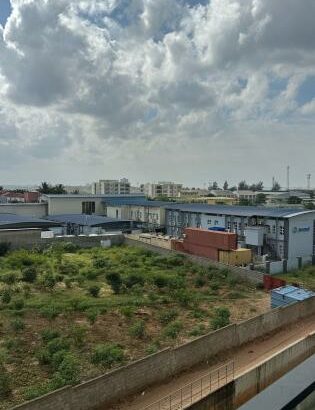 Vende-se este apartamento Tipo 3, no bairro de Som marchild 2