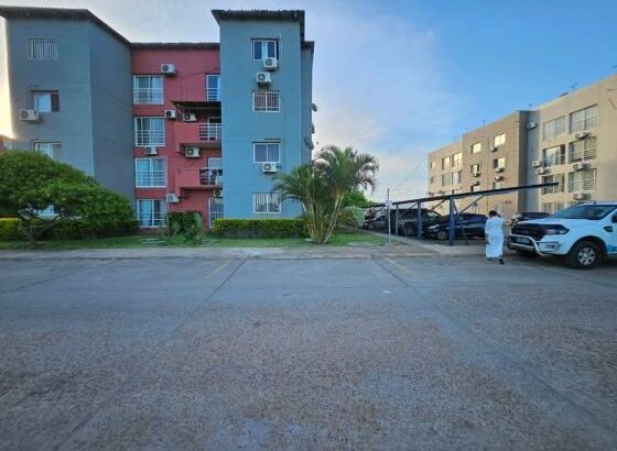 Vende-se luxuoso Apartamento T3 quarto suíte 2º andar com varanda, prédio organizado no condomínio casa jovem, costa do sol