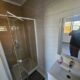 Vende-se luxuoso Apartamento T3 quarto suíte 2º andar com varanda, prédio organizado no condomínio casa jovem, costa do sol