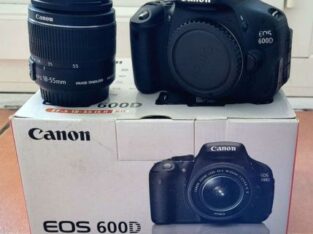 Canon EOS 600D na caixa