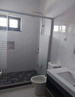 Vende-se Moradia, duplex tipo4 no bairro da costa do sol Mapulene