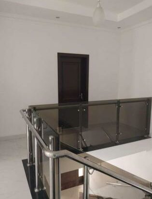 Vende-se Moradia, duplex tipo4 no bairro da costa do sol Mapulene