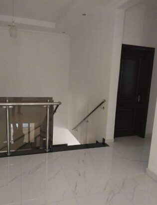 Vende-se Moradia, duplex tipo4 no bairro da costa do sol Mapulene