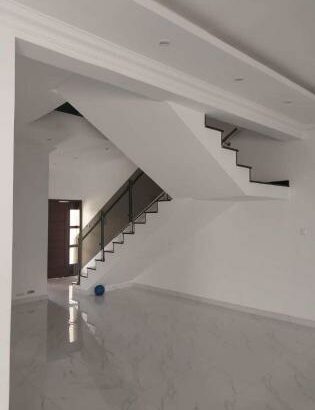 Vende-se Moradia, duplex tipo4 no bairro da costa do sol Mapulene