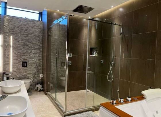 BAIXOU Luxuosa Moradia  dos sonhos Quase n berma da estrada em Mapulene bombas Galp