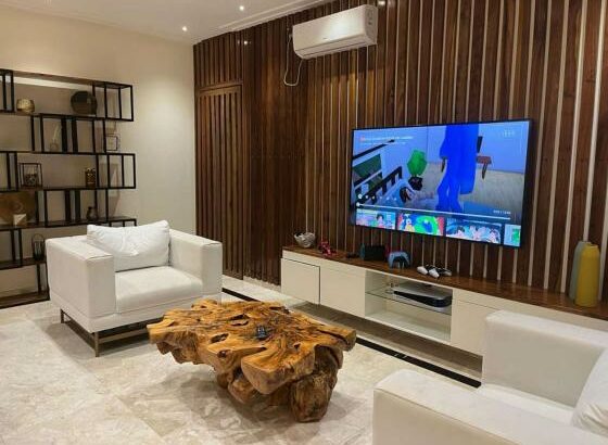 BAIXOU Luxuosa Moradia  dos sonhos Quase n berma da estrada em Mapulene bombas Galp