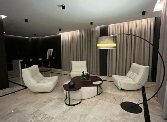 BAIXOU Luxuosa Moradia  dos sonhos Quase n berma da estrada em Mapulene bombas Galp