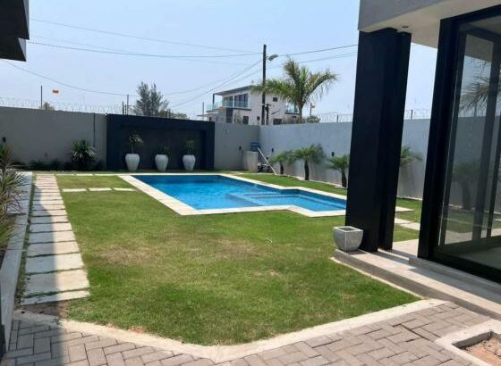 BAIXOU Luxuosa Moradia  dos sonhos Quase n berma da estrada em Mapulene bombas Galp