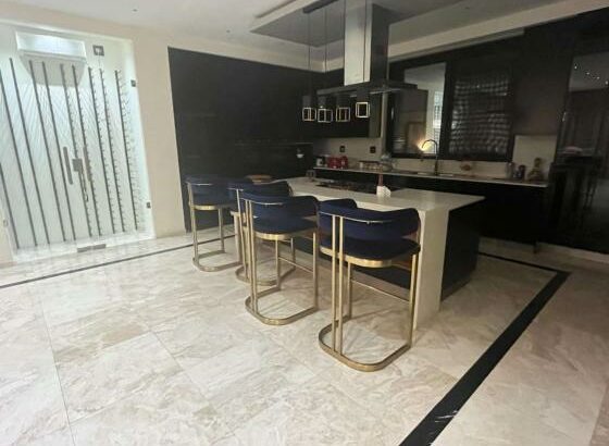 BAIXOU Luxuosa Moradia  dos sonhos Quase n berma da estrada em Mapulene bombas Galp