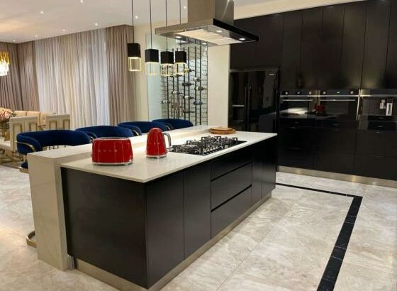 BAIXOU Luxuosa Moradia  dos sonhos Quase n berma da estrada em Mapulene bombas Galp