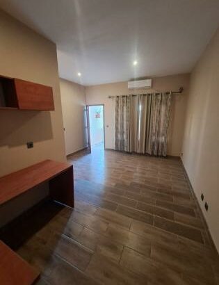 Vende se moradia nova duplex tipo 4 com piscina anexos quintal no bairro da matola rio