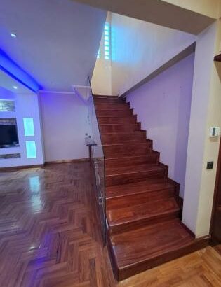 Vende se moradia nova duplex tipo 4 com piscina anexos quintal no bairro da matola rio