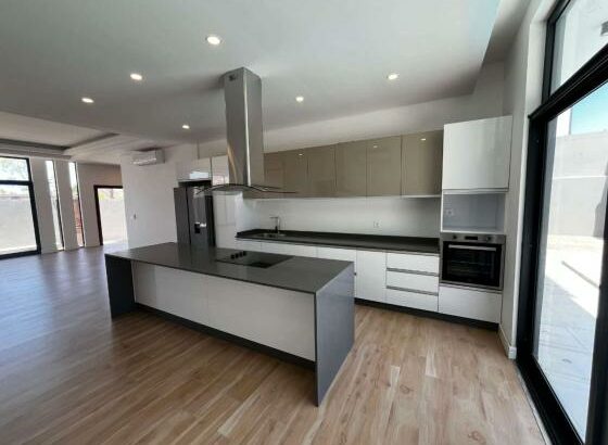 arrendo Luxuosa Moradia T5, no bairro Triunfo Maput