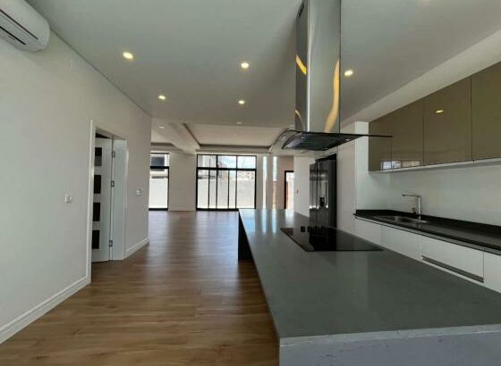 arrendo Luxuosa Moradia T5, no bairro Triunfo Maput