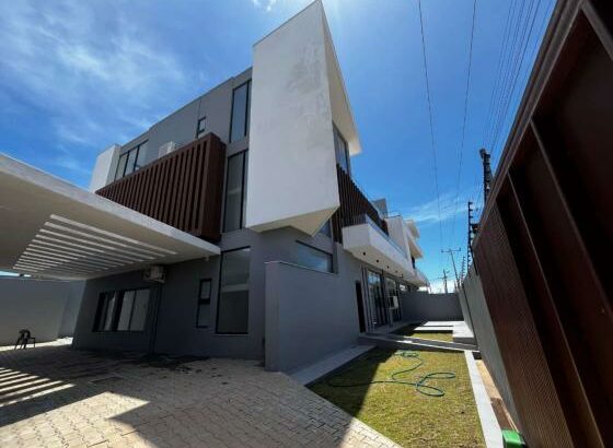 arrendo Luxuosa Moradia T5, no bairro Triunfo Maput