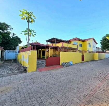 Vende-se Casa Tipo 4 no Condomínio Monomutapa