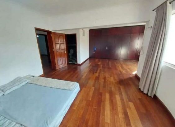 Vende-se Casa Tipo 4 no Condomínio Monomutapa