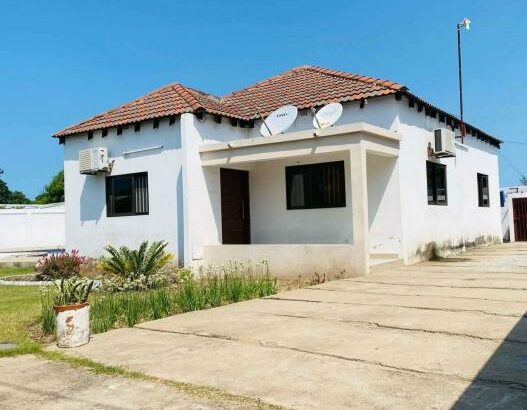 Vende-se Casa Tipo 2 no Chiango