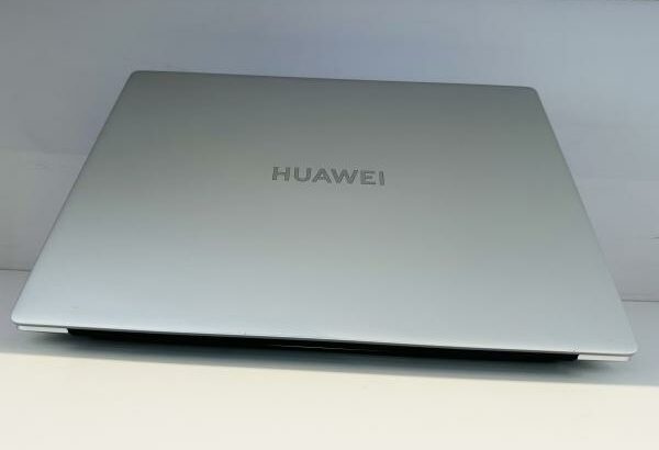 Huawei MateBook D16 Metálico Intel Core i7-12700H 12 TH Generarion (20CPUs) , 2.30GHZ , 16 GB DDR5 SDRAM , 512 GB SSD NVMe,Intel Íris Xe Graphics , 15