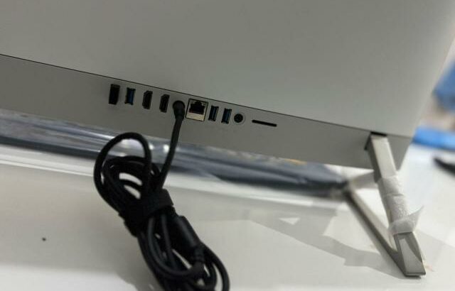 Dell Inspiron 5410 All-in-One  12th Gen Intel®️ Core™️ i5-1215U (