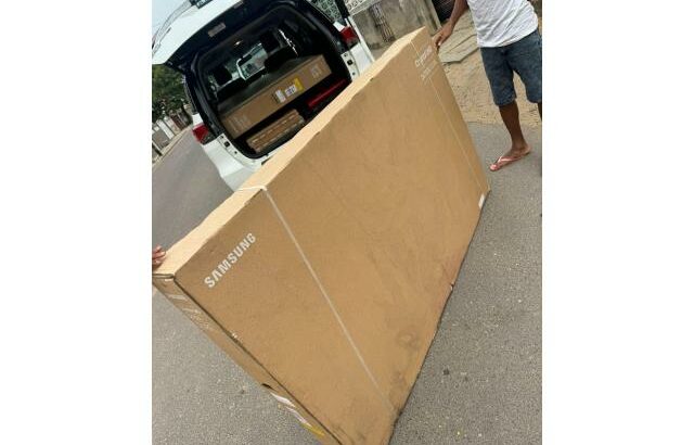 TV Samsung 75” Smart DU7000 ( Modelo 2024 ) selada / Promoção