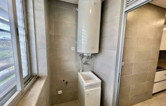 Apartamento T3+1 localizado no condomínio Maputo Bay – Malanga, disponível para venda.