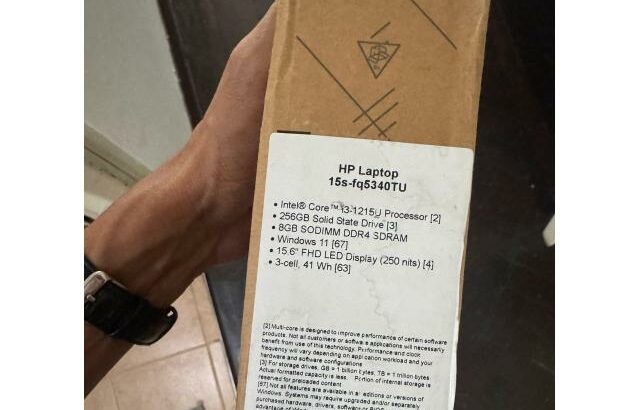 HP 15s-fq5340TU  Intel® Core i3-1215J  na caixa selados