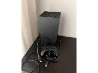 Xbox Series X 1TB SSD + 1 joystick