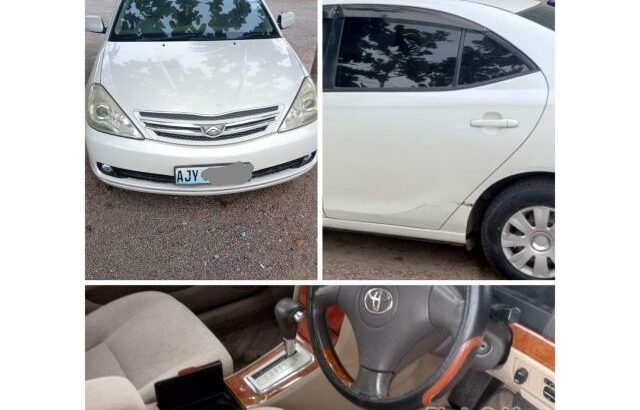 Vende-se Toyota Alion 1.5  Bem conservado