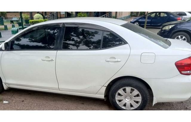 Vende-se Toyota Alion 1.5  Bem conservado